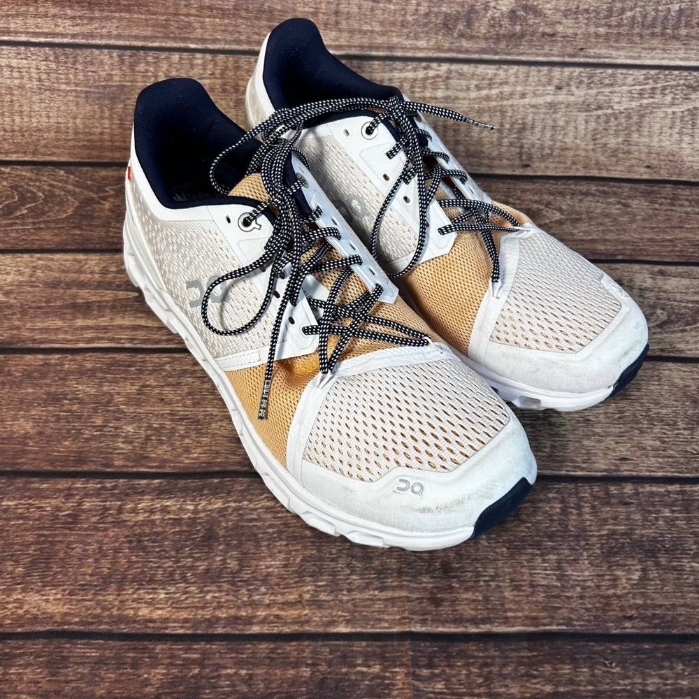 On Running Cloud stratus White Stability Shoes Womens 10.5 29.99771 No insoles